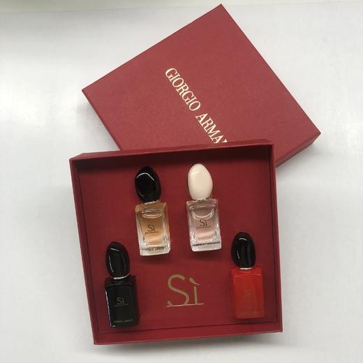 ARMANI阿玛尼挚爱浓情香水Q版四件套7ml*4 小样礼盒装EDP 商品图3