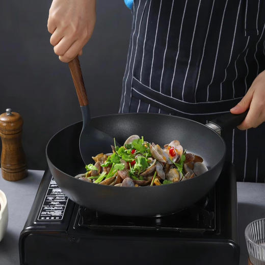 【样品清仓，无原包装，介意者慎拍】SC.24351200SCANPAN钛科技经典单柄煎炒锅附锅盖24cm 商品图2