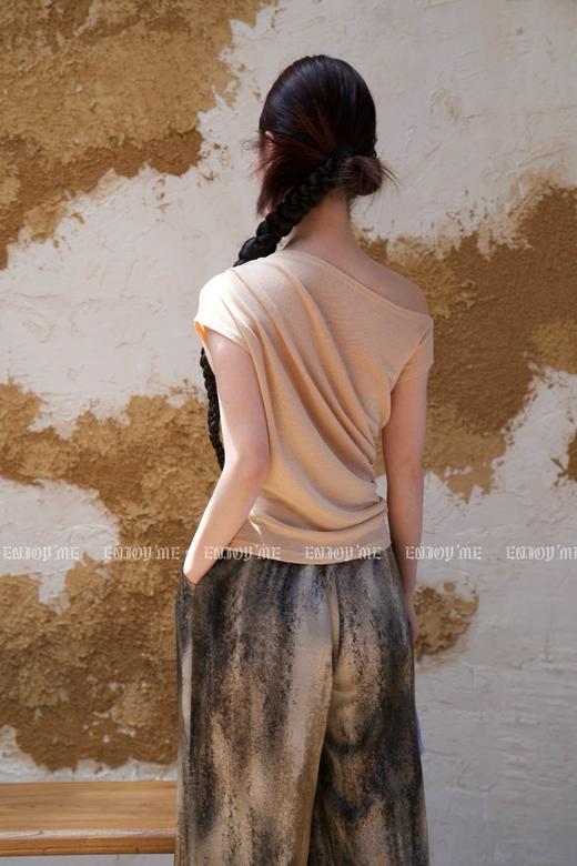 【门店同款】ENJOY夏季云敛-简约斜肩不规则上衣 157474520 商品图4