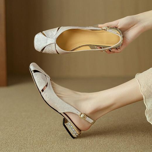 【预售5天】国风牛皮包头后空凉鞋，新中式镂空时装鞋水钻方跟鞋NJMK&K962 商品图3