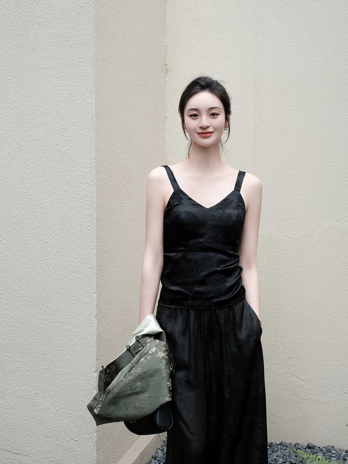 盛唐婧 |桑蚕丝提花修身美背-黑色