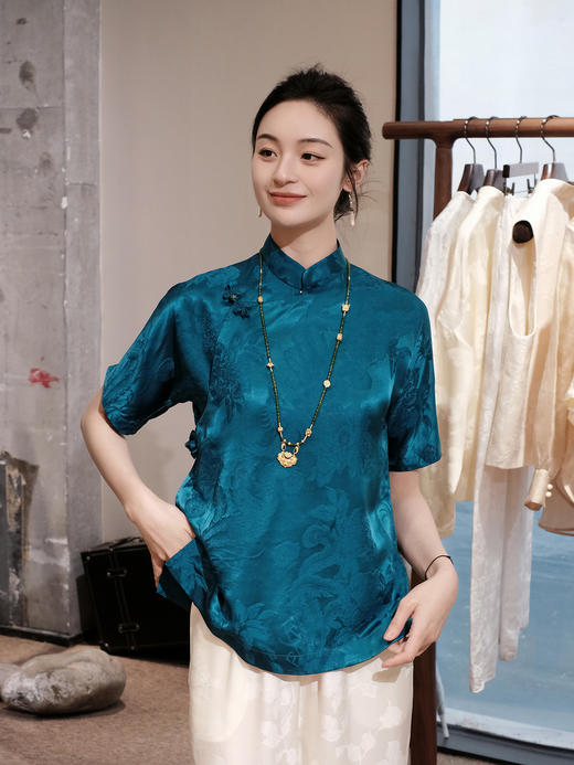 盛唐婧 |蝴蝶盘扣凤戏牡丹上衣-蓝色 商品图3