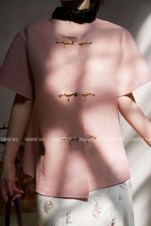 【门店同款】ENJOY夏季云敛-中式吊坠褶皱上衣 157500370 商品图3