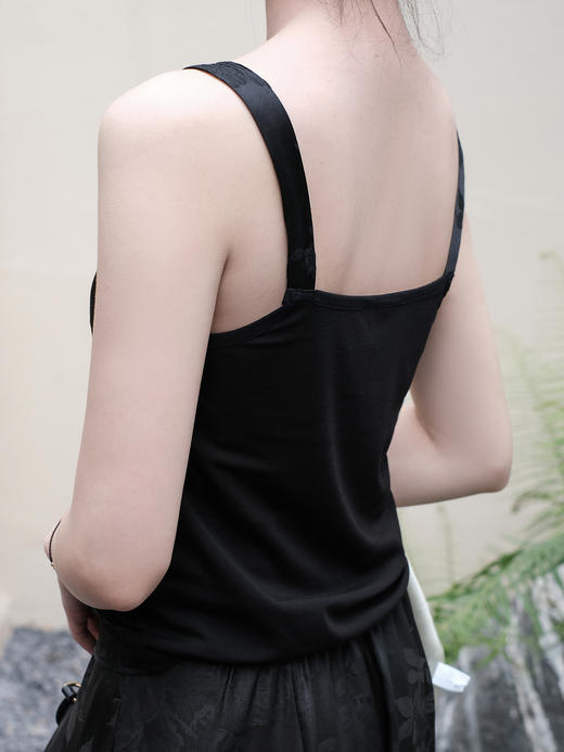 盛唐婧 |桑蚕丝提花修身美背-黑色 商品图2