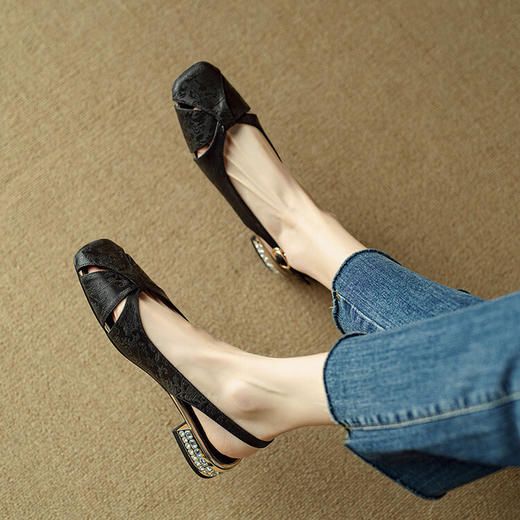 【预售5天】国风牛皮包头后空凉鞋，新中式镂空时装鞋水钻方跟鞋NJMK&K962 商品图4