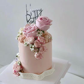 氛围感鲜花蛋糕（翻糖提前1天预定；鲜花根据当天花材搭配 ）