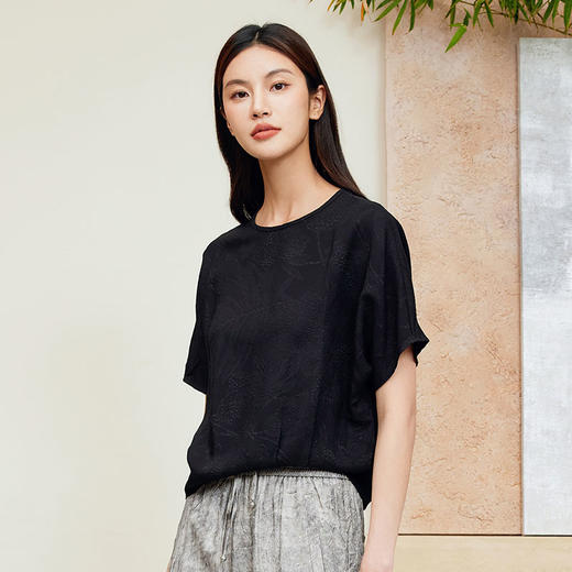 玳莎真丝连肩袖小衫女2024新款夏季宽松设计感小众桑波缎圆领上衣  EB31203 商品图1