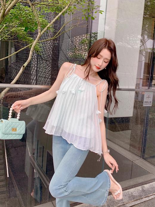 张心子【假日甜心】度假风仙气挂脖收褶吊带背心女夏季法式雪纺衫 U2404076 商品图6