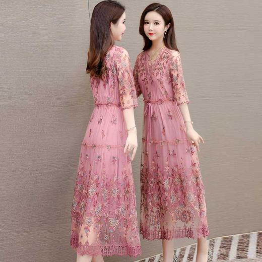 2024年夏季时尚连衣裙女洋气刺锈花裙V领短袖网纱裙系带收腰裙QYM- LRX-GM2409-Y 商品图2