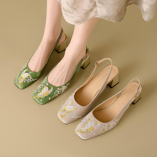 【预售5天】国潮风刺绣高跟鞋，方头一字扣带包头凉鞋MBJR&822 商品图0