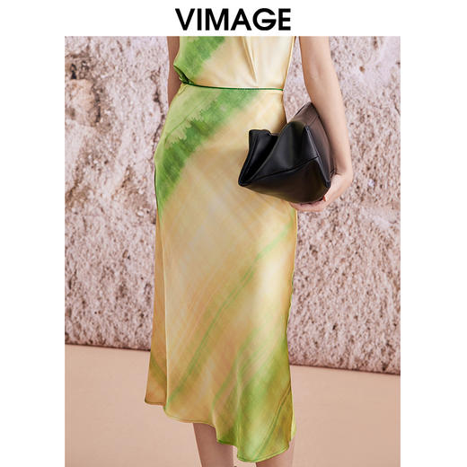 VIMAGE纬漫纪夏季新款晕染a字显瘦高腰半身裙V2106723 商品图3