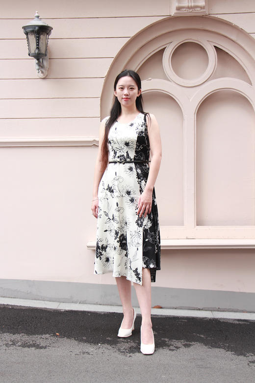 HJ2S37_凝脂色_连衣裙_四季_名媛风黑白撞色花卉印花无袖收腰显瘦气质连衣裙_高级女装_BERNIEELEN 伯妮斯茵 商品图4