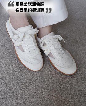 暴走运动不累脚！炒鸡柔软的夏季新款透气网面德训鞋！花粉好评不断的德训鞋！3.5cm跟高平稳好走！内里全羊皮360度包裹，JI致柔软舒服透气，Q弹脚感，防滑防震平稳好走！兼具时髦与舒适！