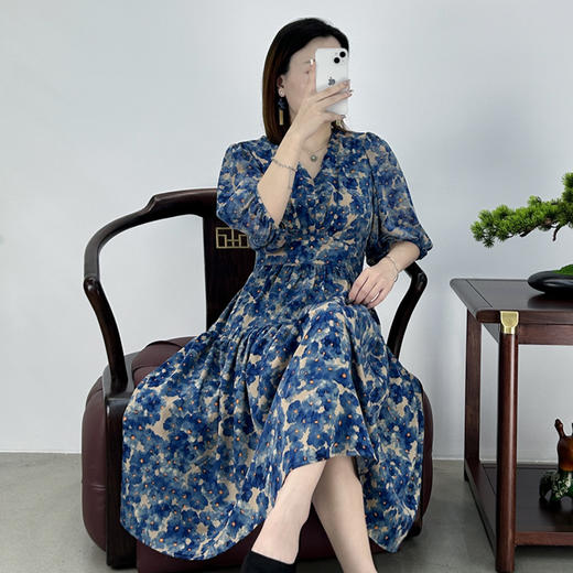 【清仓超15天不保价】奢姿大码女装2024夏季减龄印花V领连衣裙胖妹妹五分袖时尚裙子10442867026 商品图2