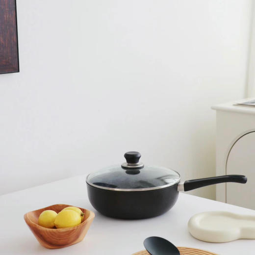 【样品清仓，无原包装，介意者慎拍】SC.24351200SCANPAN钛科技经典单柄煎炒锅附锅盖24cm 商品图5