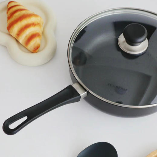 【样品清仓，无原包装，介意者慎拍】SC.24351200SCANPAN钛科技经典单柄煎炒锅附锅盖24cm 商品图1