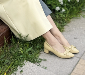 安启美奈粗跟尖头单鞋，4cm高跟，增高显瘦