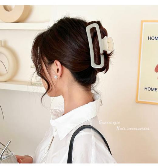 🌺【秒杀！惊喜盲盒ins风夏季实用抓夹】💌哇哦，一大堆抓夹！🌻 ✨各种颜色、各种款式，🌈简直让人眼花缭乱。 商品图1