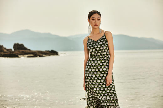 郁金香印花吊带连衣裙 商品图4