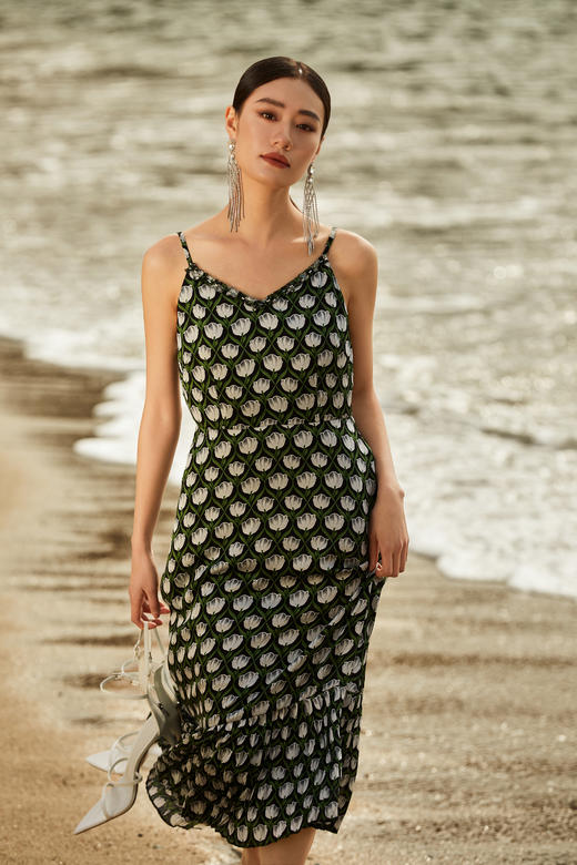 郁金香印花吊带连衣裙 商品图2