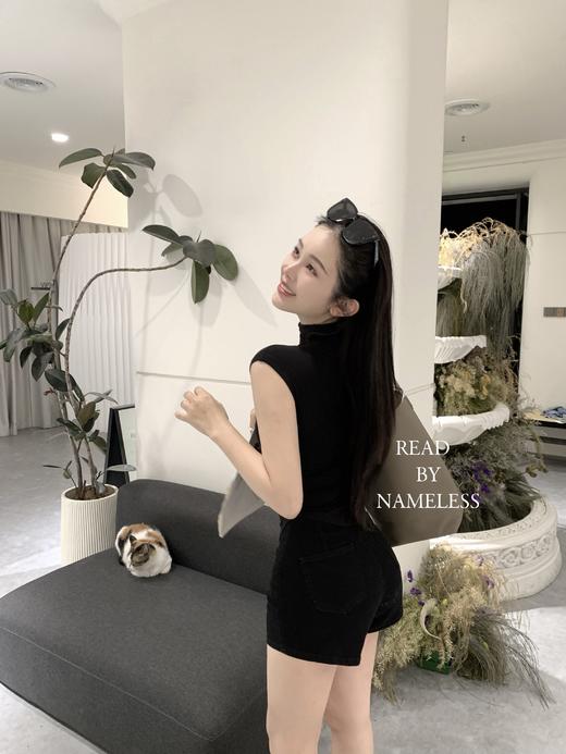 Read Nameless /黑色超弹坎肩T+侧拉链收腹黑色牛仔短裤 商品图7