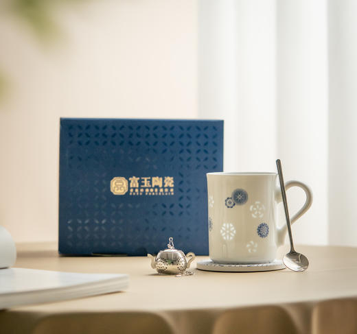 青花/粉彩工艺 | 富玉陶瓷 皮球花系列马克杯 素雅大方 两款可选 商品图3