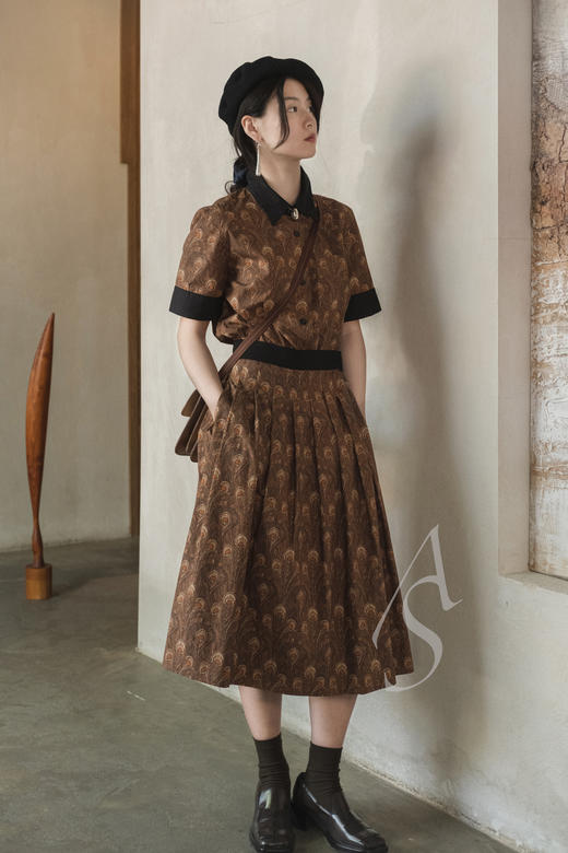 Margaret Howell 烟草棕翎羽印花府绸寛褶半裙 商品图1