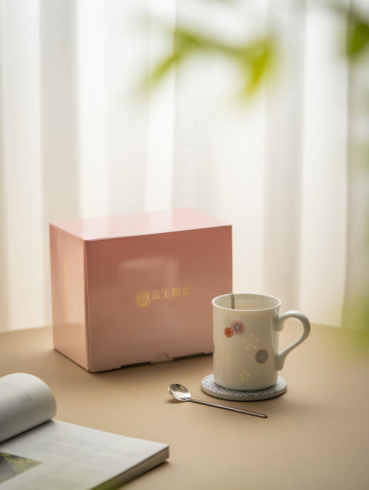 青花/粉彩工艺 | 富玉陶瓷 皮球花系列马克杯 素雅大方 两款可选 商品图1