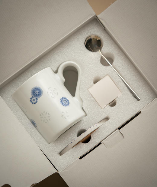 青花/粉彩工艺 | 富玉陶瓷 皮球花系列马克杯 素雅大方 两款可选 商品图6