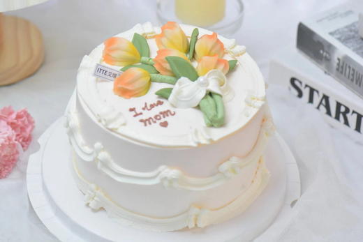 【花韵年华】动物奶油、新鲜水果、糯米蛋糕胚；送给母亲，愿母亲的笑容如鲜花般绚丽多彩，祝母亲节日快乐~ 商品图1