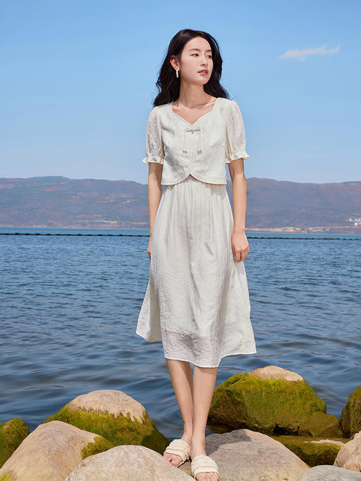 【专属特价】熙世界泡泡袖新中式国风盘扣桃心领假两件装连衣裙女2025夏新款 商品图3