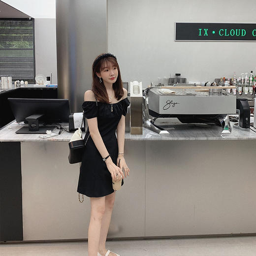 金蘑菇菇【毕加索 极简小黑裙】收腰显瘦甜辣天丝连衣裙约会裙 商品图0