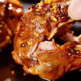 【吃了还想吃，冷吃香辣五香兔头】四川特色冷吃香辣五香兔头，麻辣鲜香口口嚼劲唇唇欲动，下酒休闲零食兔老爹食品开袋即食兔头办公室追剧零食QQ