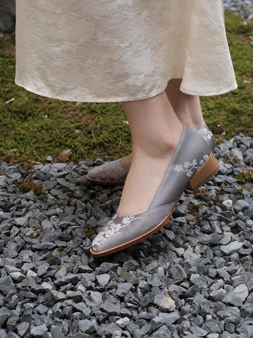 盛唐婧 |纯手工全皮真丝提花粗跟单鞋(特殊商品不退不换) 商品图2