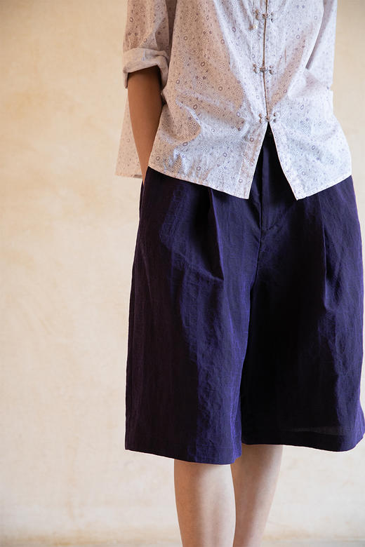 牧衣游原创 黑梅紫香云纱短裤女新款清凉舒爽休闲百搭五分裤 红叶 商品图5