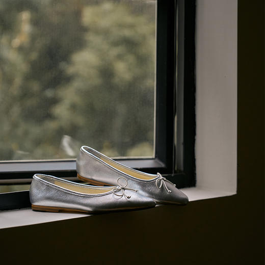 FAYTOBE 金属亮面芭蕾鞋春日牛皮尖圆头手工鞋复古浅口单鞋时髦平底 商品图3