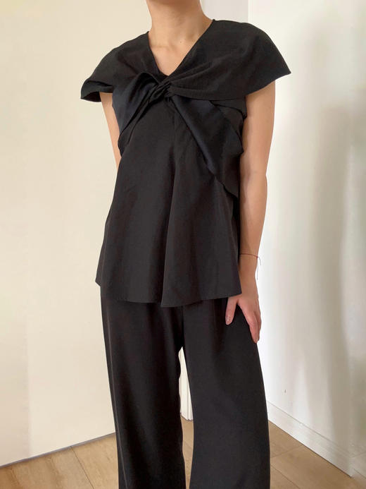 VC｜SS24056 Philou twist top [ 短袖  黑 / 白 ] 商品图5