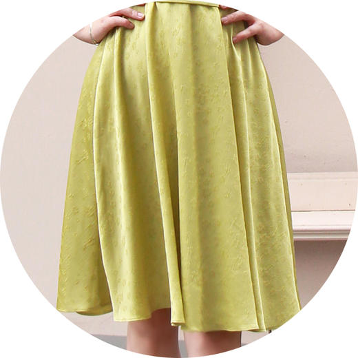 HJ2S12_水龙吟色_连衣裙_夏季_显高百搭暗纹提花圆领短袖收腰 A 字中裙_高级女装_BERNIEELEN 伯妮斯茵 商品图12