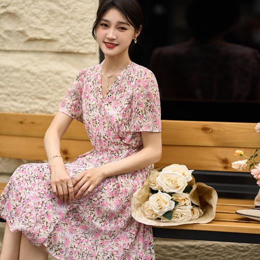 米思阳2025夏季新款优雅知性V领连衣裙收腰宽松碎花A字裙女1125 商品图4