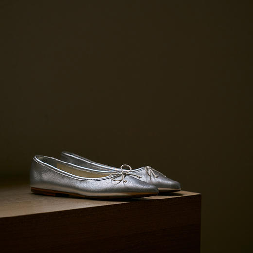 FAYTOBE 金属亮面芭蕾鞋春日牛皮尖圆头手工鞋复古浅口单鞋时髦平底 商品图2