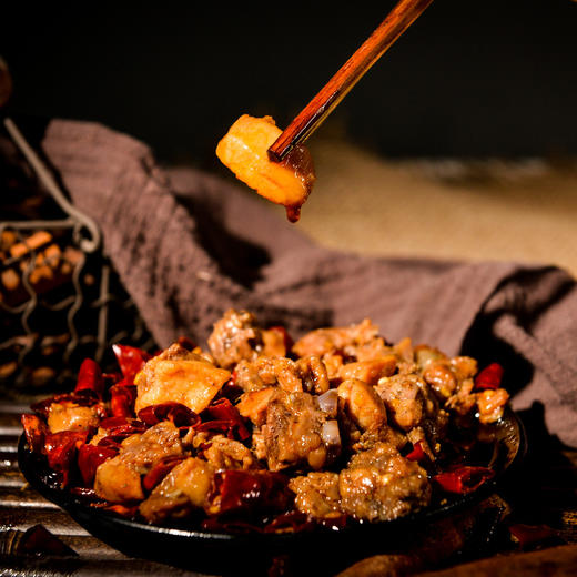 【冷吃兔肉辣么好吃辣么爽】吃了还想吃香辣兔肉，兔老爹自贡越嚼越香冷吃兔肉，下午茶下酒菜休闲食品开袋即食QQ 商品图3