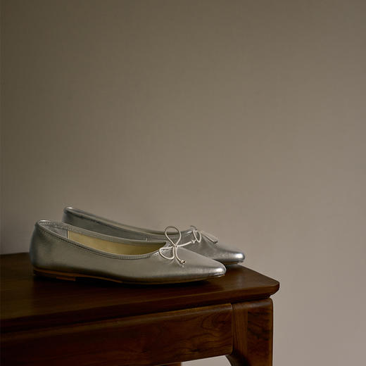 FAYTOBE 金属亮面芭蕾鞋春日牛皮尖圆头手工鞋复古浅口单鞋时髦平底 商品图4