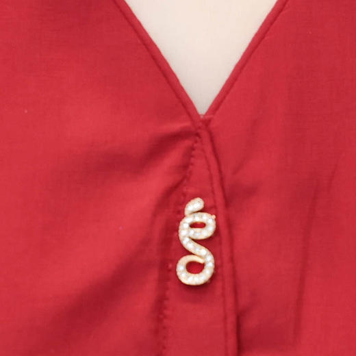 QYMXYM2402-Y纯色薄款连衣裙时尚V领中长裙气质裙 商品图3