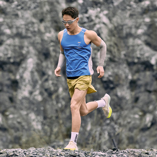 OMG运动 撞色拼接带腰包跑步短裤三分短裤男马拉松超短透气训练薄J-FMDK2690 商品图5