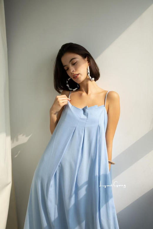 几何层叠吊带裙 商品图1