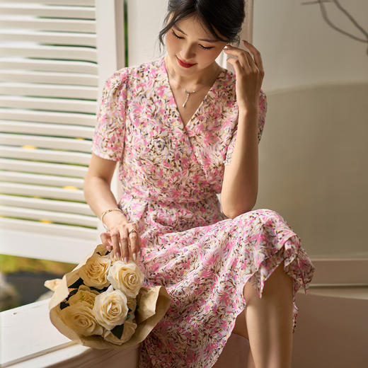 米思阳2025夏季新款优雅知性V领连衣裙收腰宽松碎花A字裙女1125 商品图1