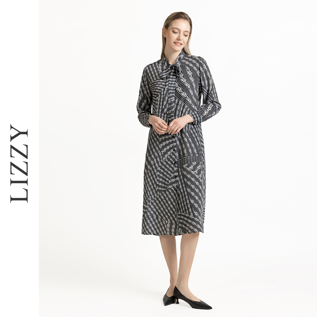 LIZZY早秋时尚休闲飘带领重磅真丝温婉几何碎花连衣裙8067