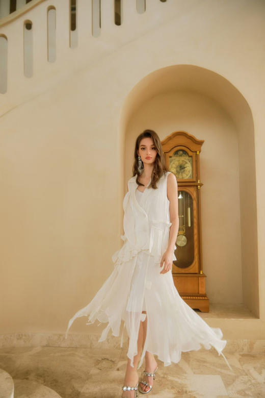 白色水晶光纱不规则荷叶边无袖外搭 商品图2