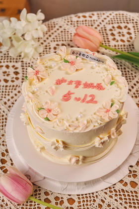 粉色系护士节蛋糕