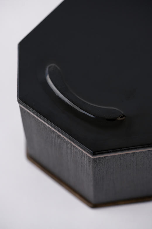 李钏毅*郭章乐44褐顶竖纹盒 商品图3